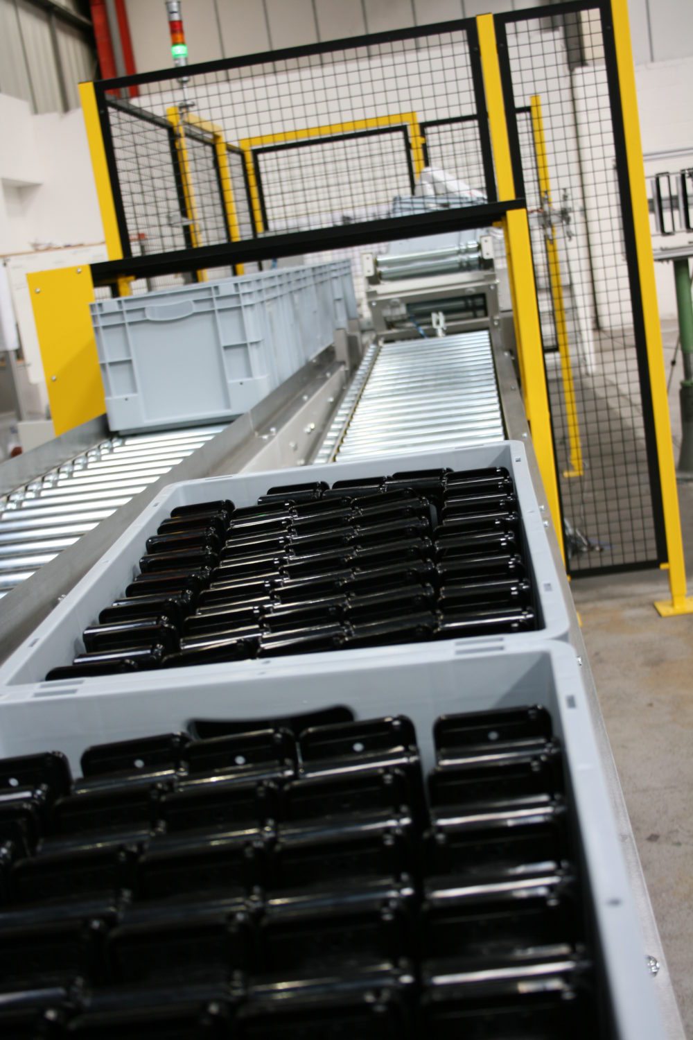 Robot DeMoulding & Assembly Cell RNA Automation