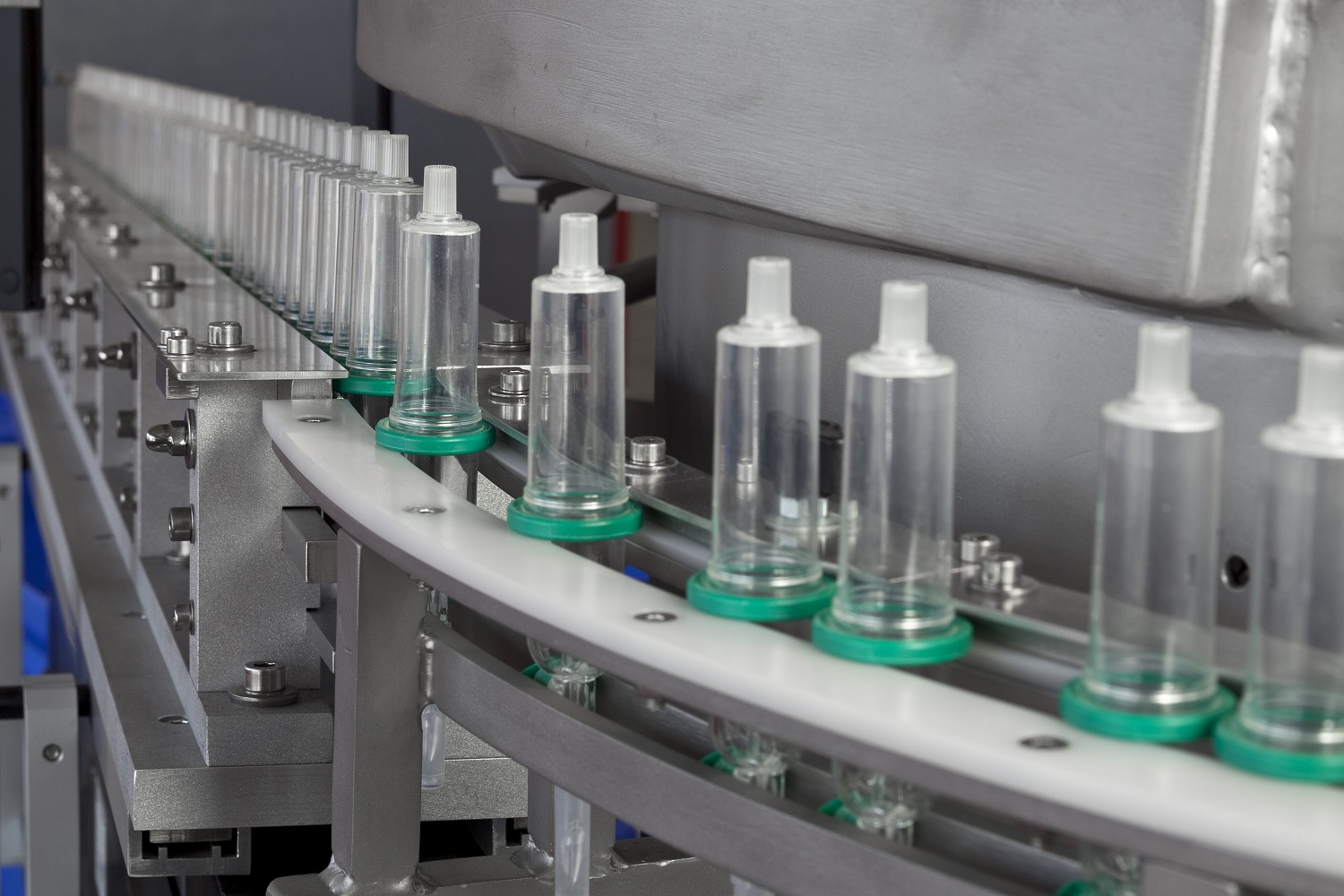 Orientating & Feeding of drip chambers