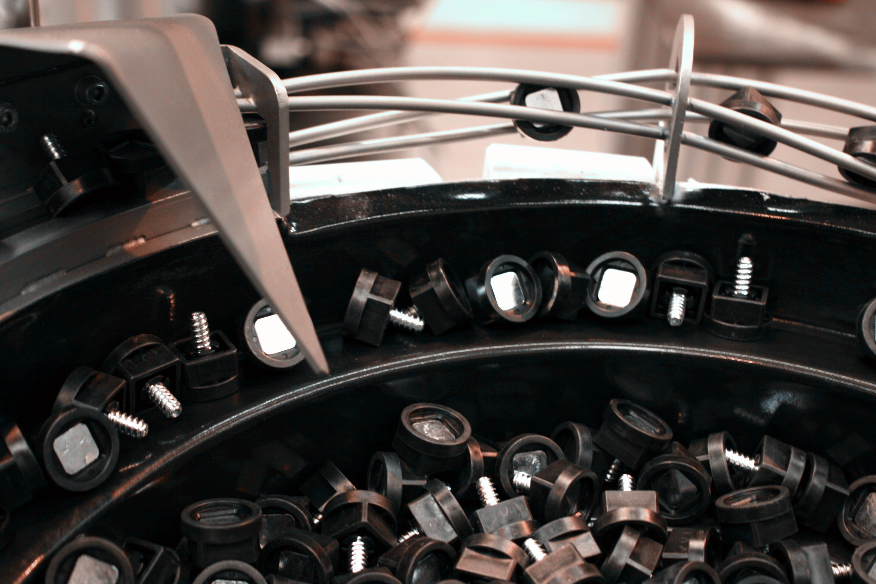 vibratory bowl feeder handles fuel tank fixing