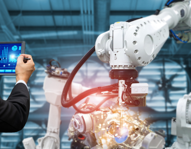 What’s the difference between an industrial robot and a cobot?