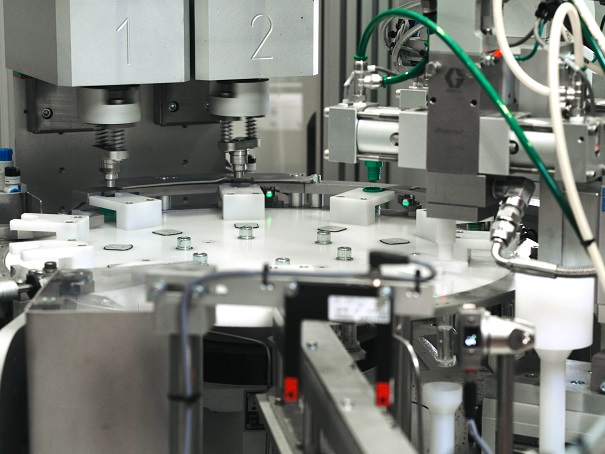 Automated Vial Filling and Labelling Machine