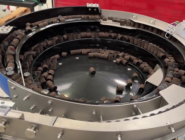 Bowl Feeder to feed and orientate Fibre Wads